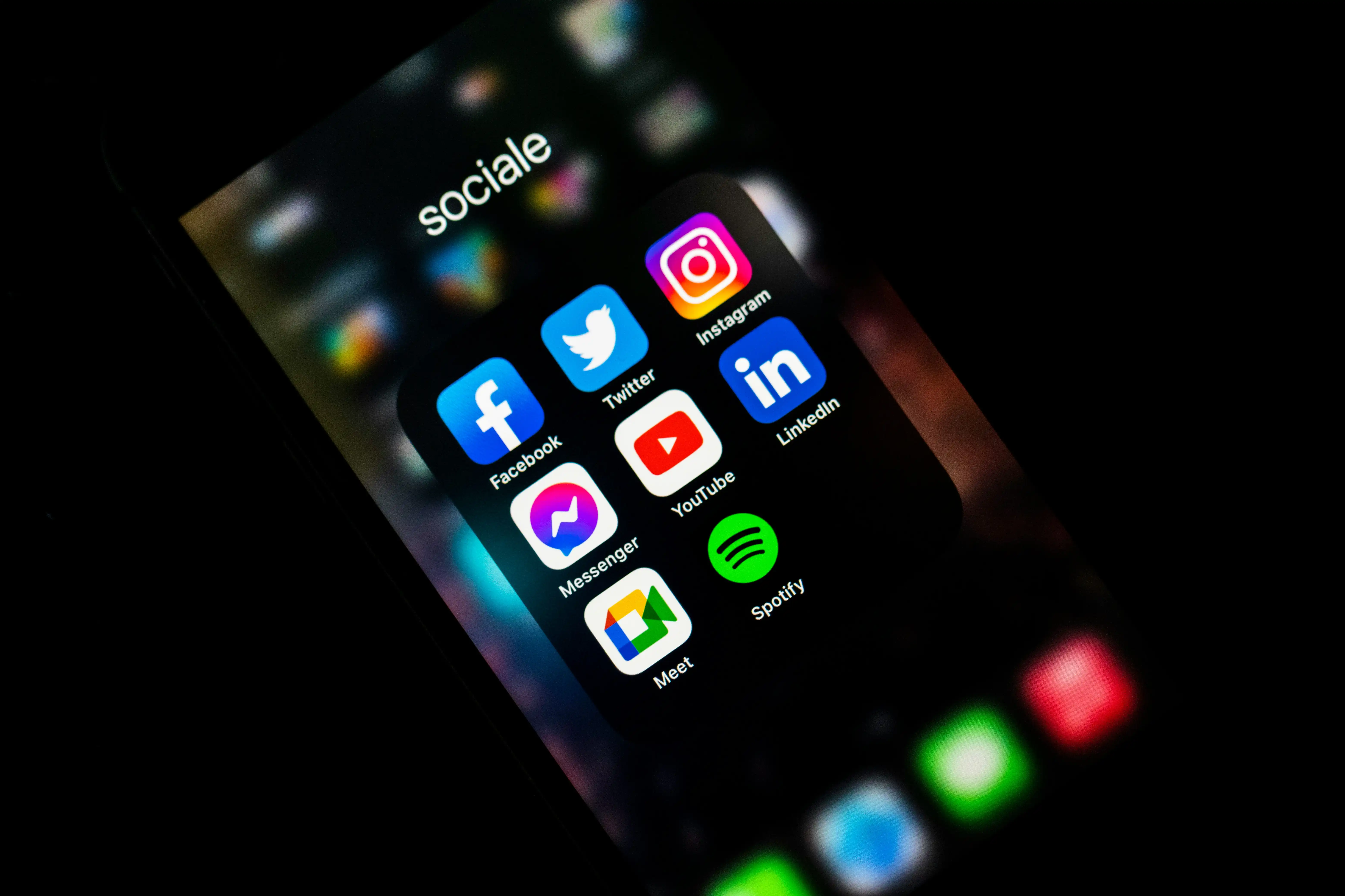 Social media marketing apps and platforms